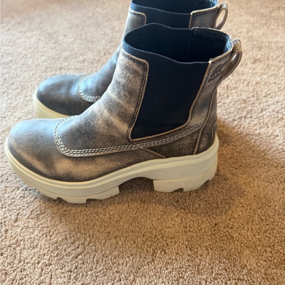 Sorel Black and White Outdoor Sneakers - Picture 4 of 5